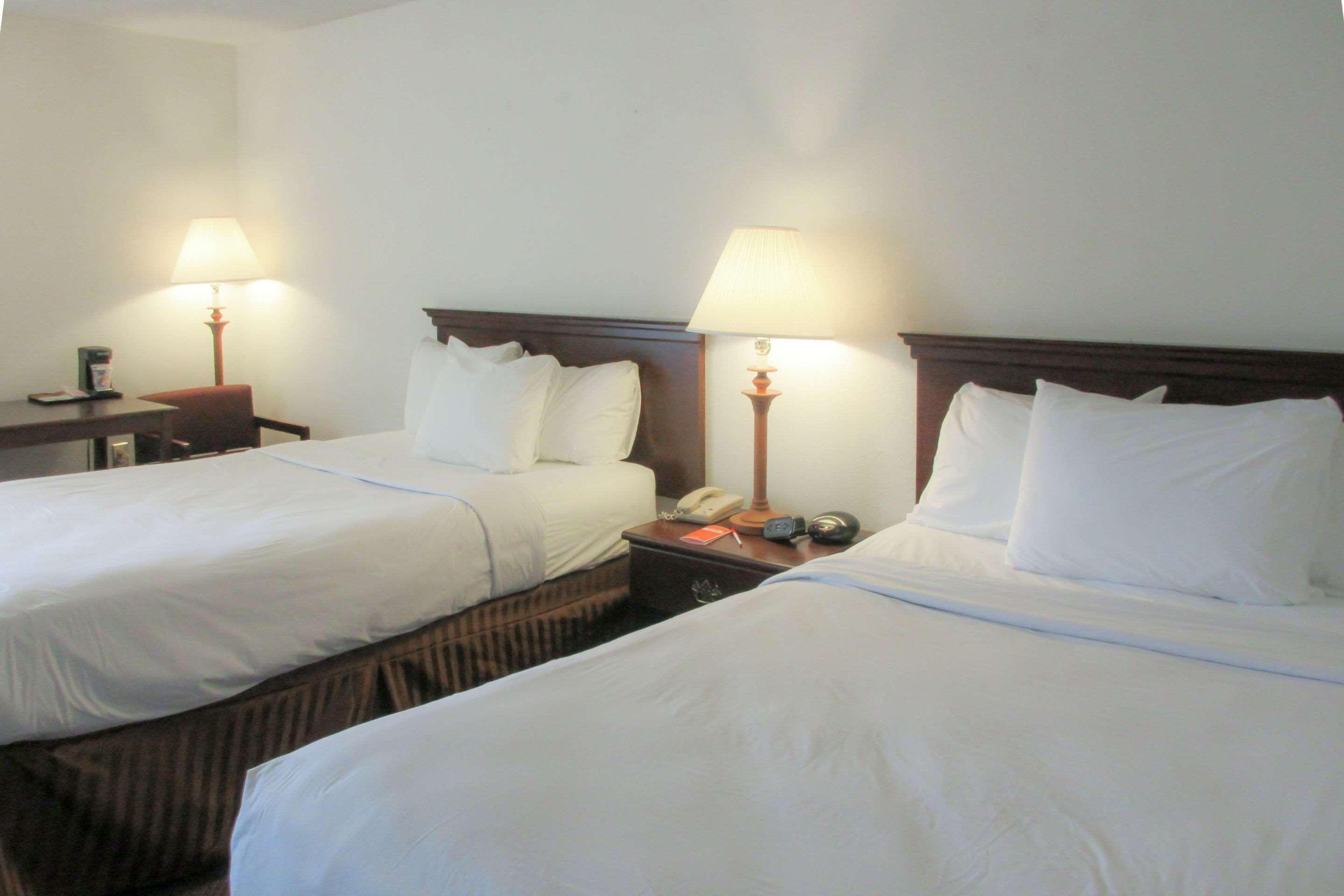 Days Inn By Wyndham Erie Kearsarge エクステリア 写真