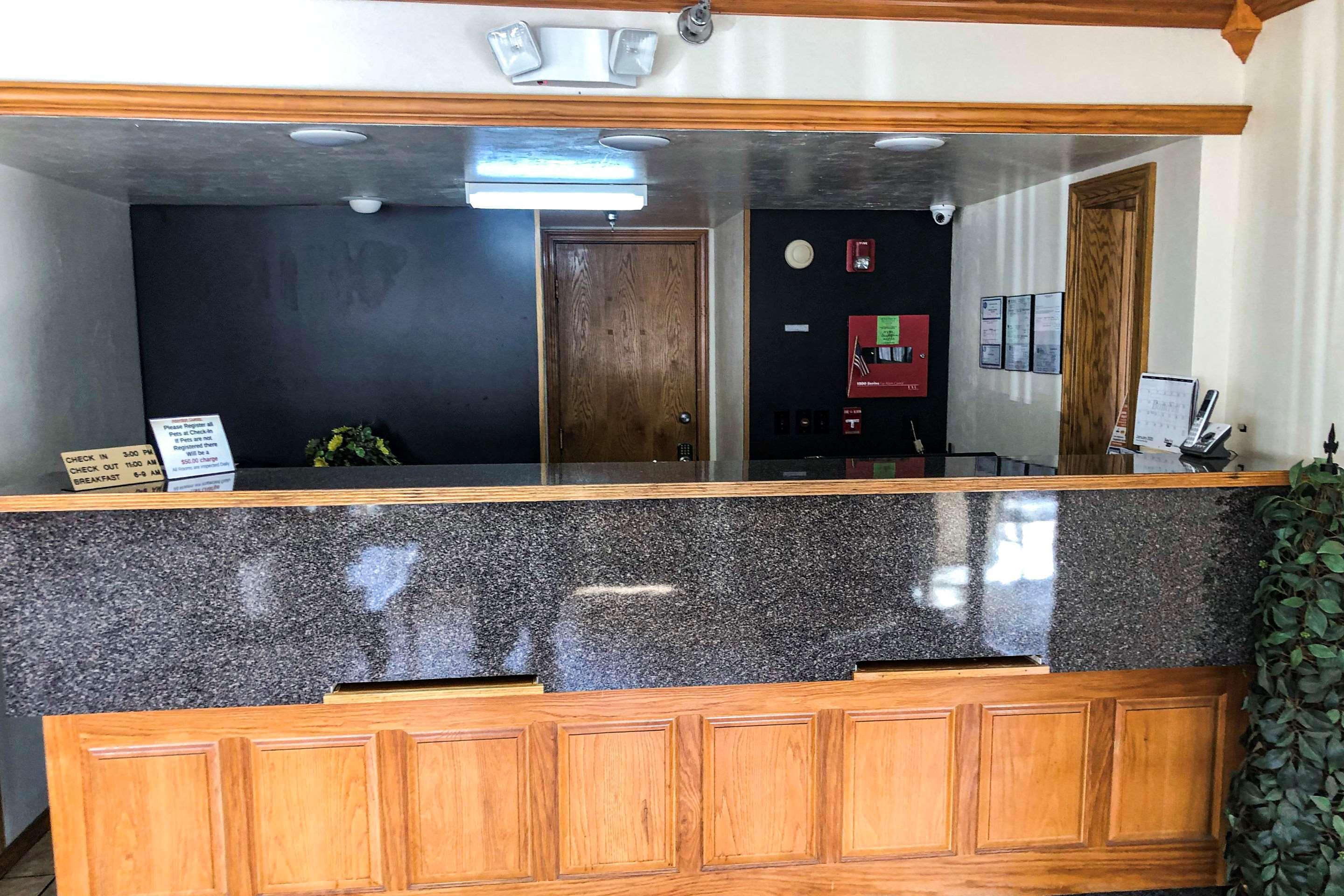Days Inn By Wyndham Erie Kearsarge エクステリア 写真