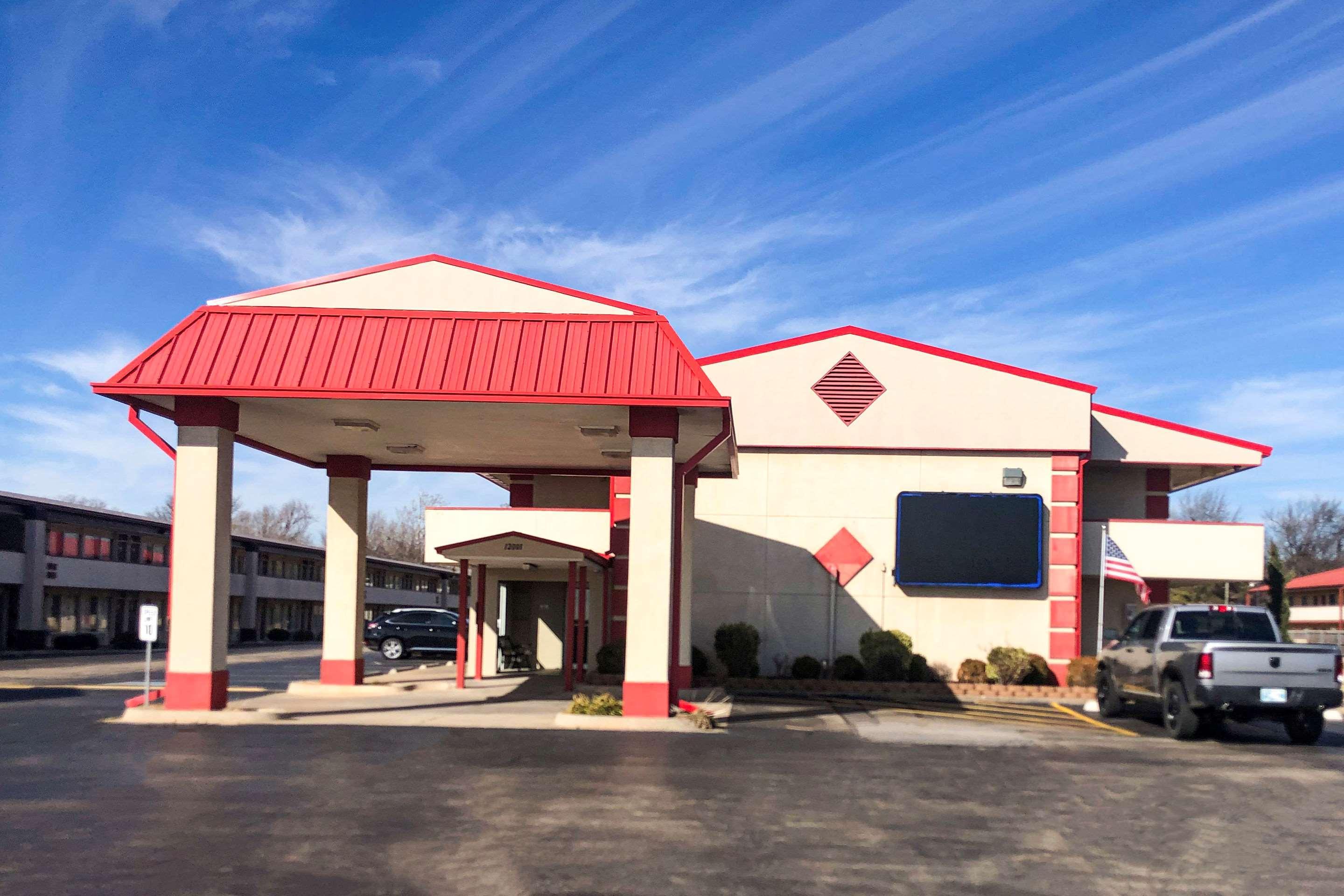 Days Inn By Wyndham Erie Kearsarge エクステリア 写真