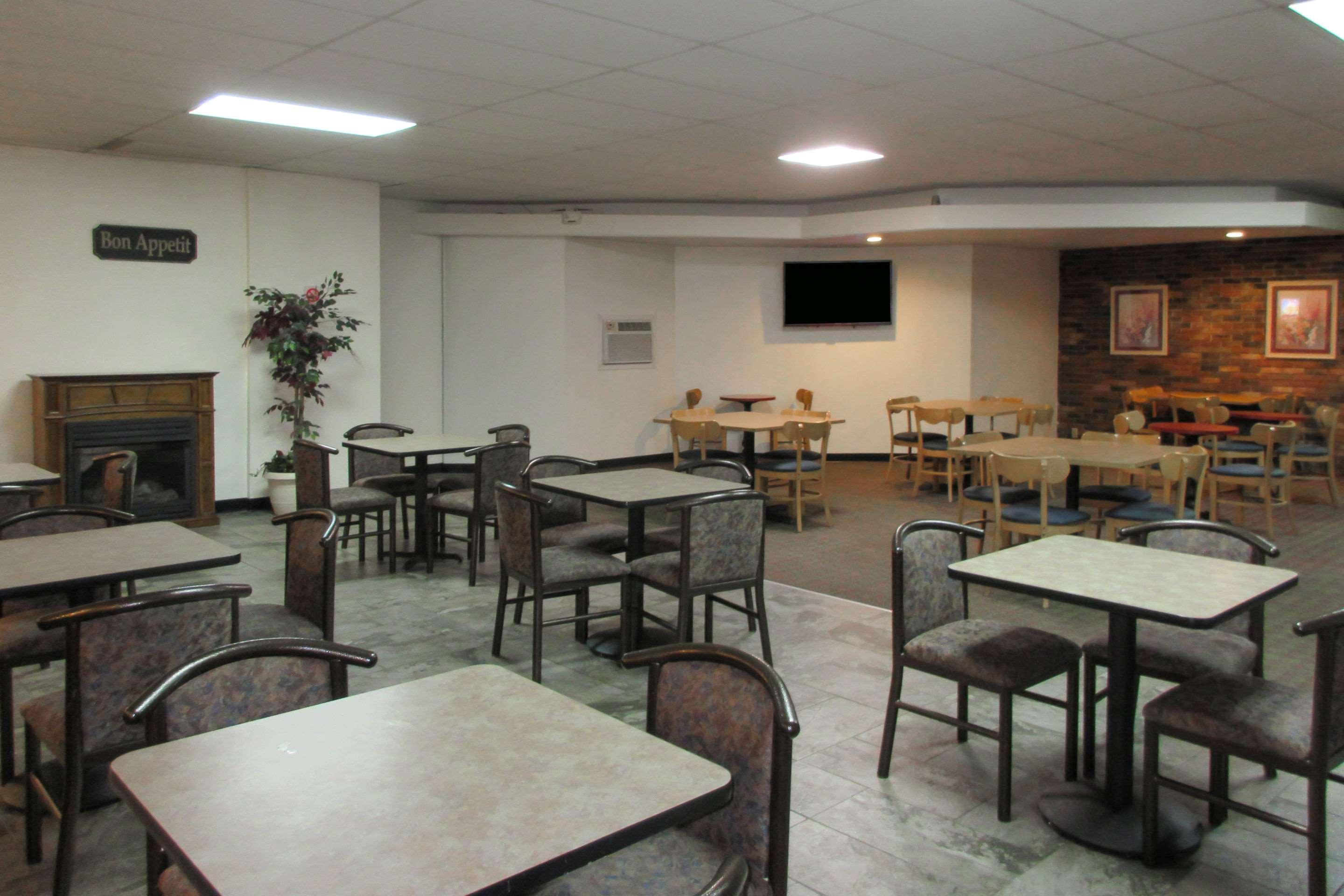 Days Inn By Wyndham Erie Kearsarge エクステリア 写真