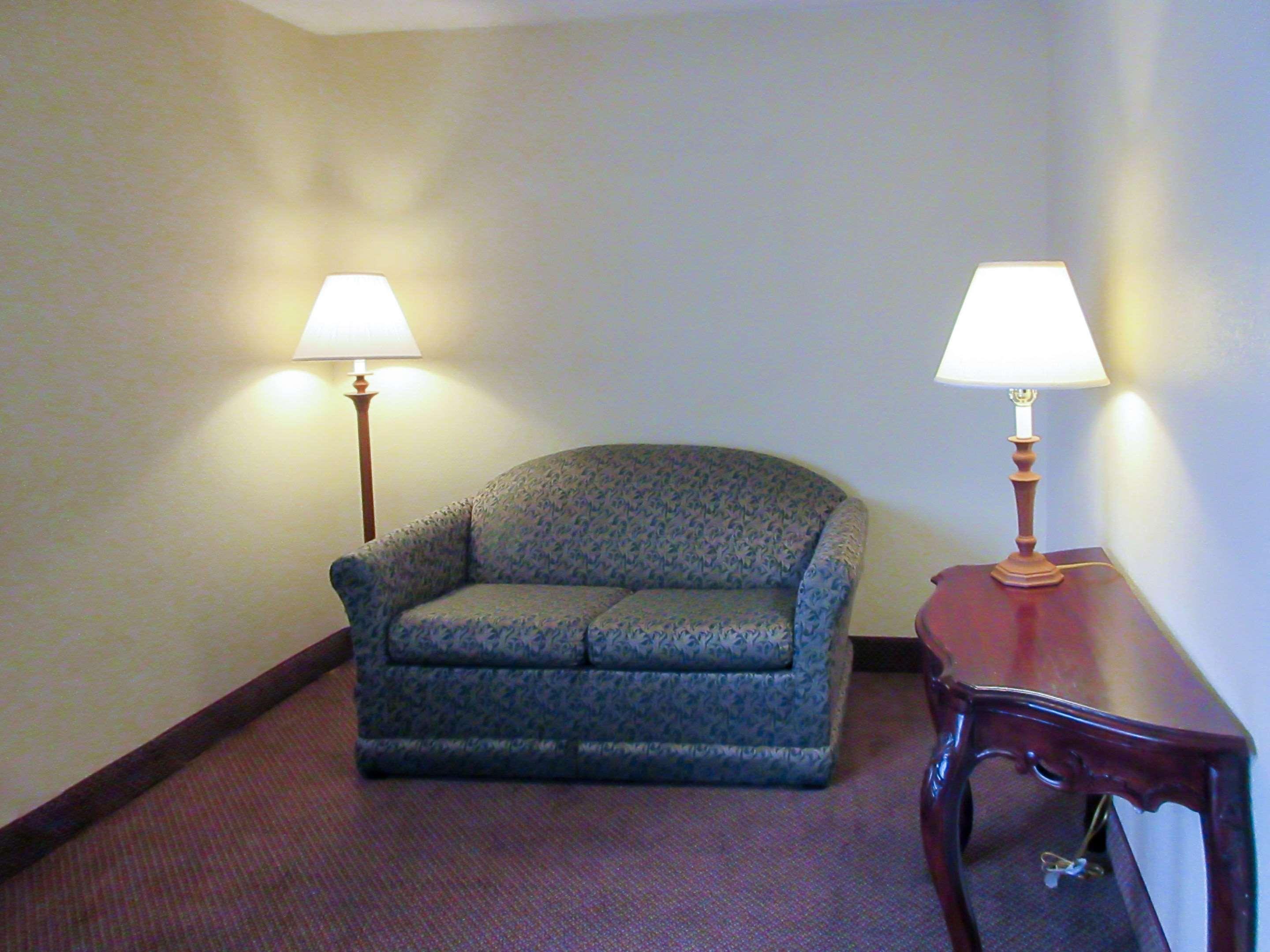Days Inn By Wyndham Erie Kearsarge エクステリア 写真