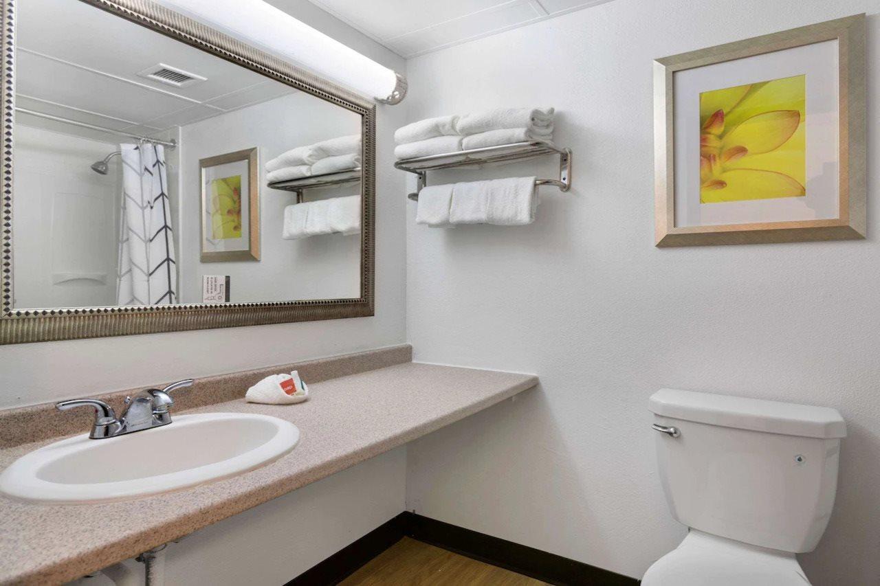 Days Inn By Wyndham Erie Kearsarge エクステリア 写真