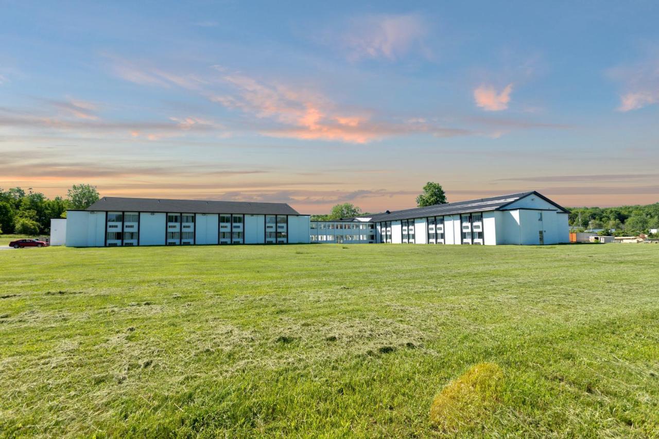 Days Inn By Wyndham Erie Kearsarge エクステリア 写真
