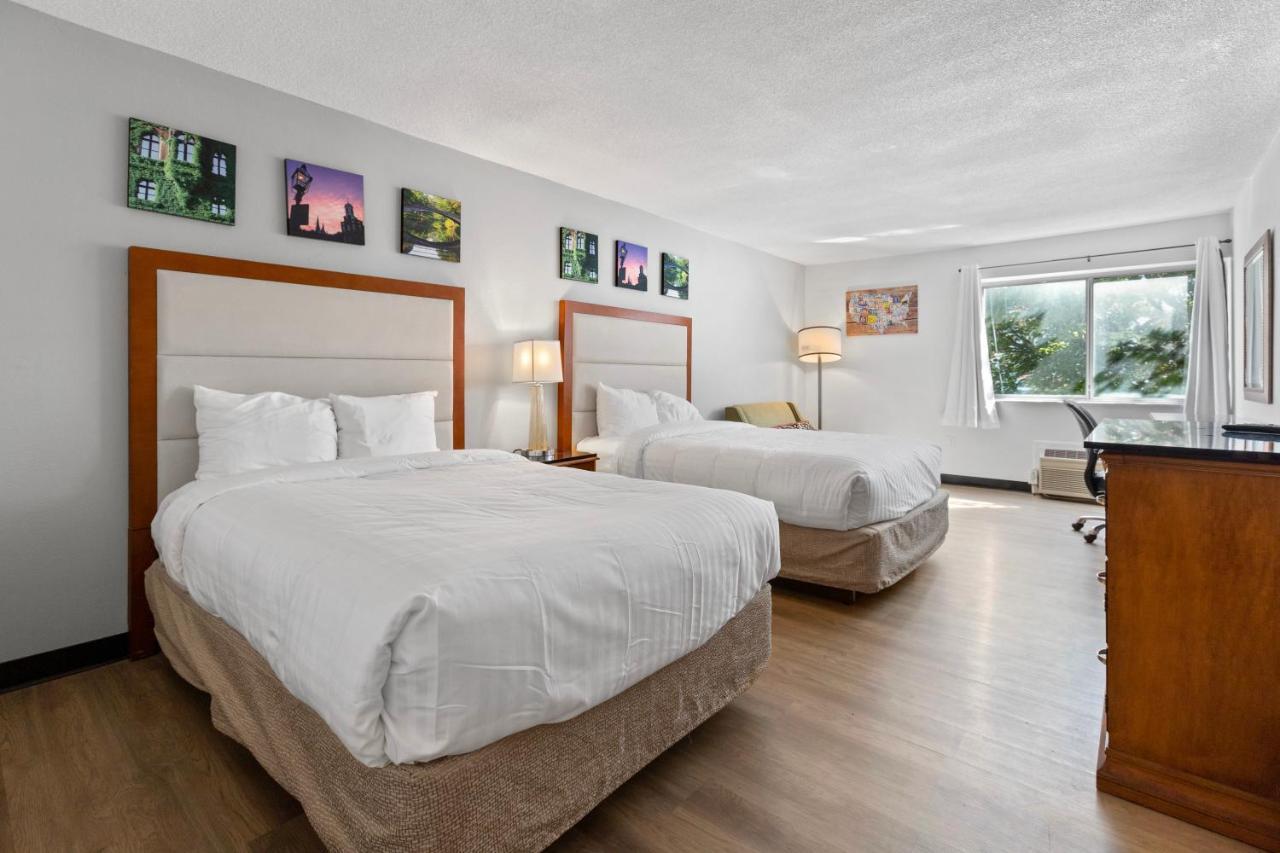 Days Inn By Wyndham Erie Kearsarge エクステリア 写真