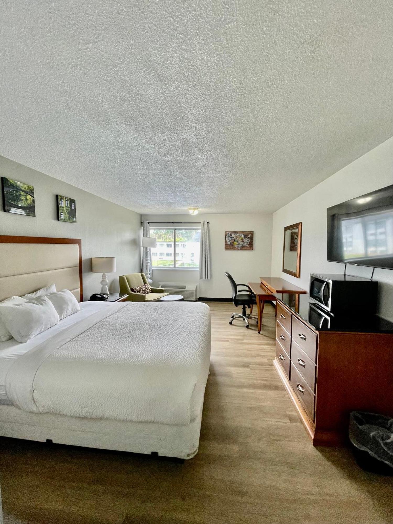 Days Inn By Wyndham Erie Kearsarge エクステリア 写真
