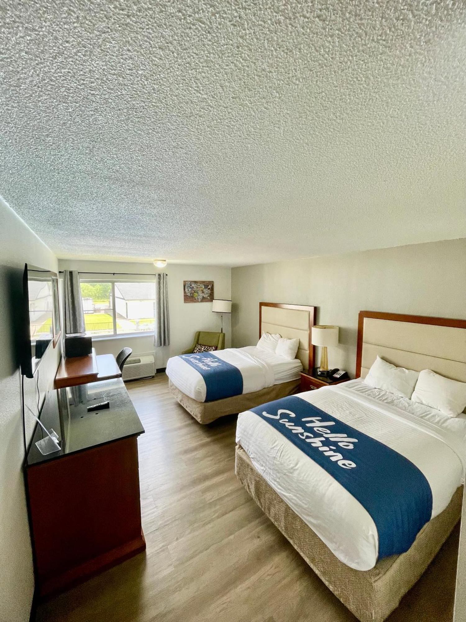 Days Inn By Wyndham Erie Kearsarge エクステリア 写真