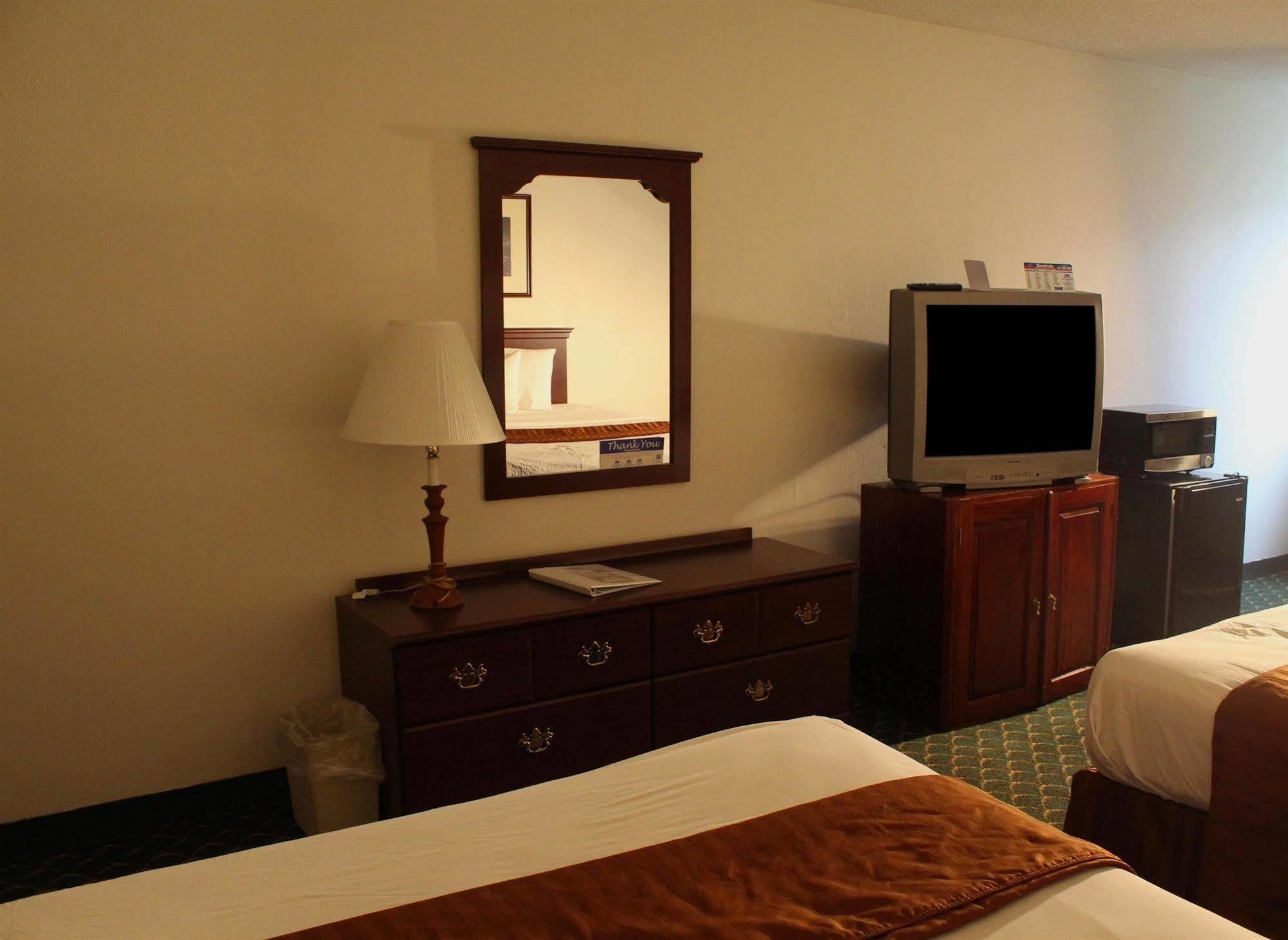 Days Inn By Wyndham Erie Kearsarge エクステリア 写真